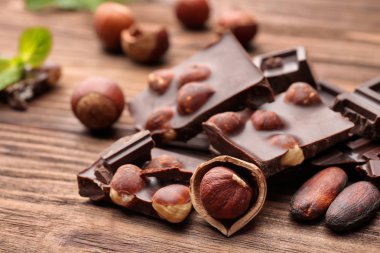 Fındıklı çikolata parçaları 