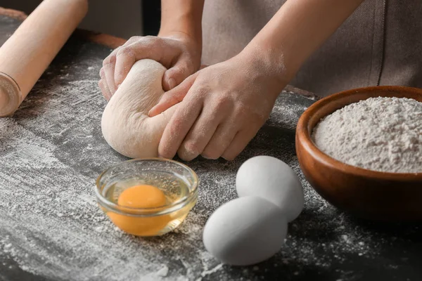 Hands making dough — Stock Photo, Image