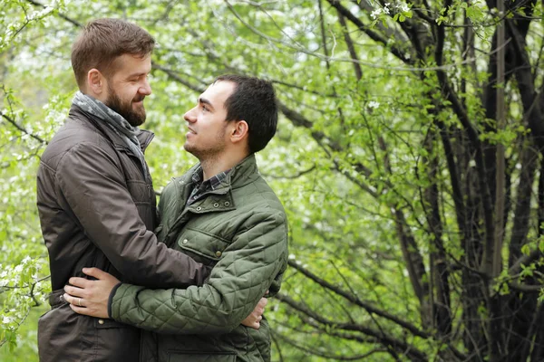 ロマンチックな同性愛者のカップル — ストック写真
