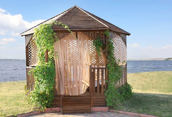 Houten strandhuis — Stockfoto