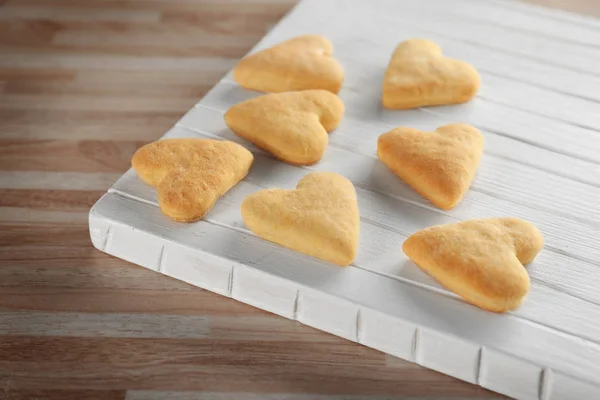Βουτύρου μπισκότα σε σχήμα καρδιάς — Φωτογραφία Αρχείου