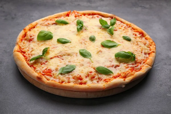 Deliciosa pizza fresca — Fotografia de Stock