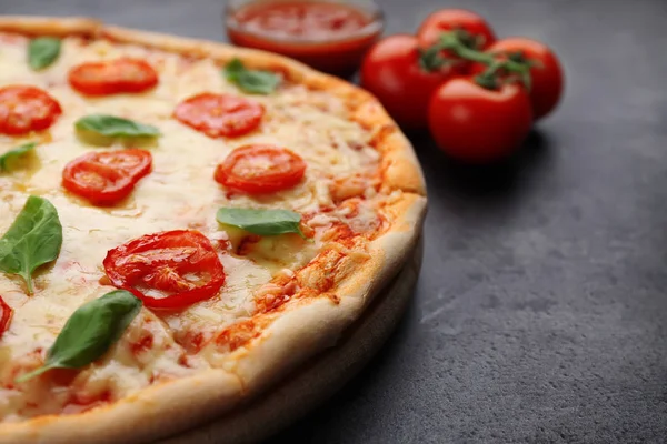Pyszne świeże pizze — Zdjęcie stockowe
