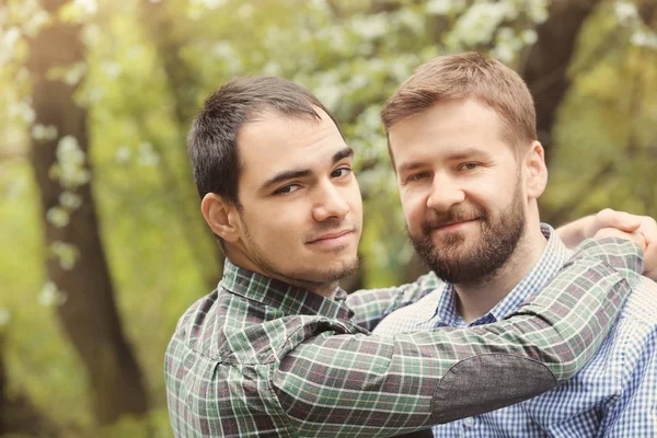 Heureux gay couple — Photo