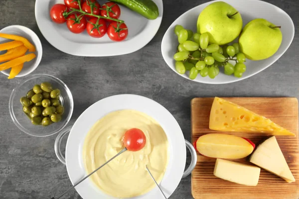 Kaasfondue en groenten — Stockfoto