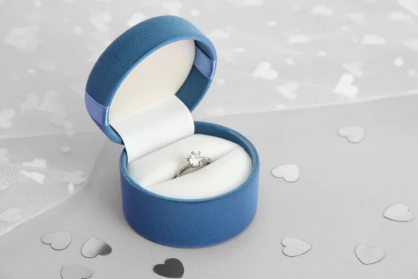 Bague pour la demande en mariage — Photo