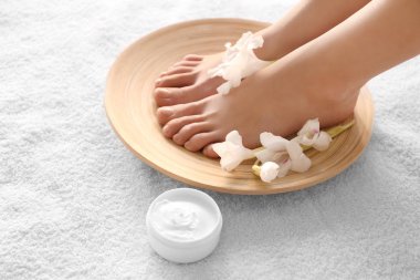 Spa yordamda kadın ayakları