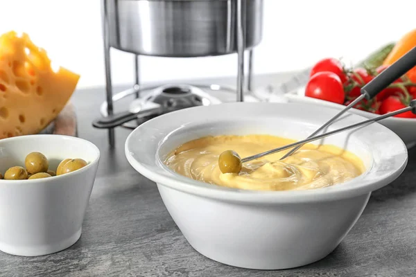 Délicieuse fondue au fromage — Photo