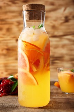 Taze narenciye kokteyli sürahi 