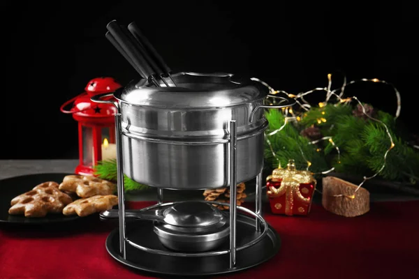 Conjunto de fondue e decoração de Natal — Fotografia de Stock