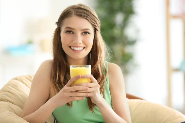 Woman drinking delicious smoothie — Stock Photo, Image