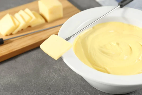 Scheibe Käse und Fondue — Stockfoto