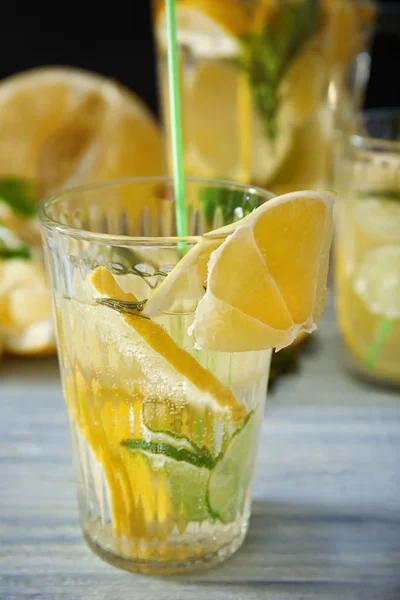 Bicchiere di limonata fresca — Foto Stock