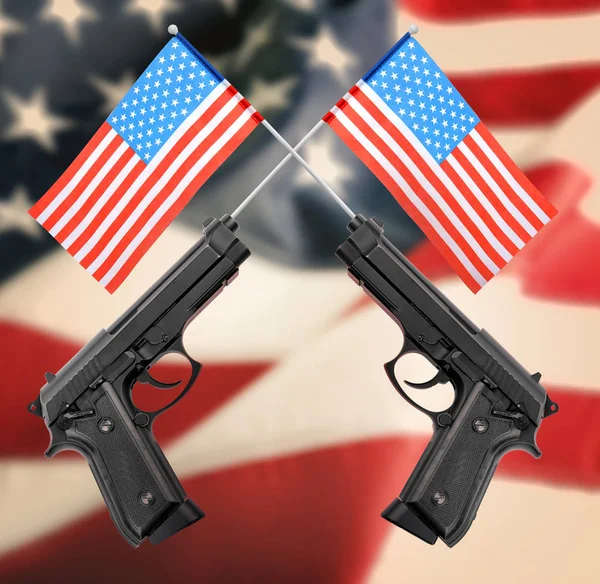 Armas de fuego y banderas americanas —  Fotos de Stock