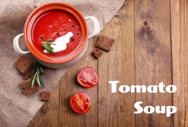Pot of tasty tomato soup — Stock Photo, Image