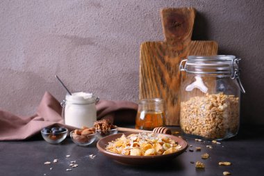 Müsli ile güzel kompozisyon 