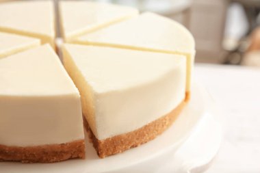 Lezzetli dilimlenmiş cheesecake