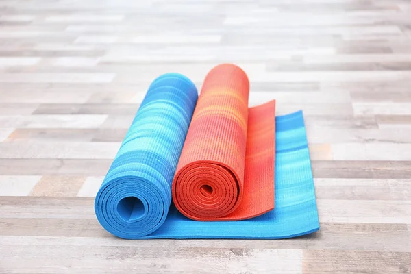 Två yogamattor — Stockfoto