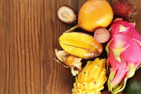 Вкусные экзотические фрукты — стоковое фото