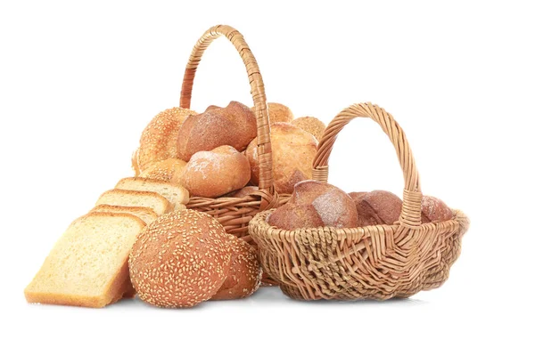 Плетеные корзины и другой хлеб — стоковое фото