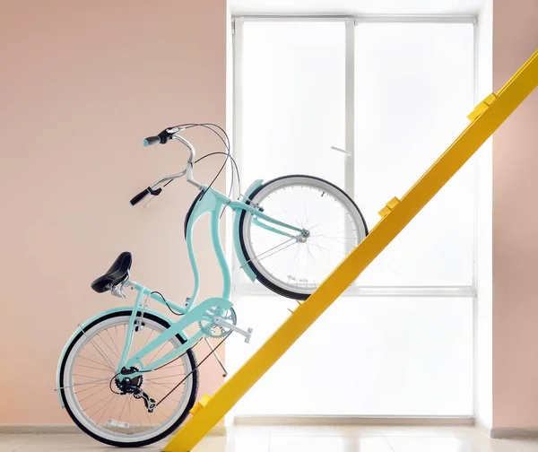 Современный двухколесный велосипед — стоковое фото
