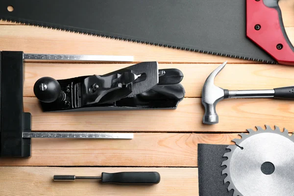 Set carpenter's tools op houten tafel — Stockfoto