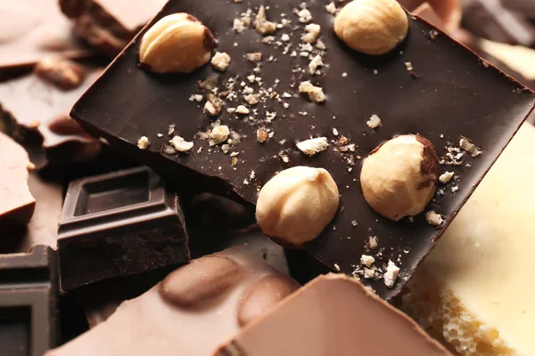 Broken chocolate pieces — Stock Photo, Image