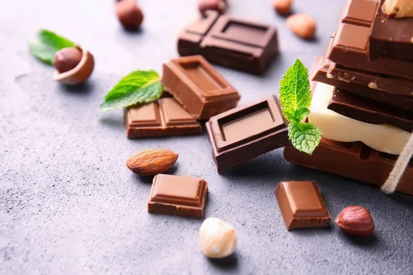 Tied chocolate pieces — Stock Photo, Image