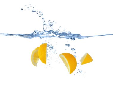 su sıçramasına limon dilimleri 