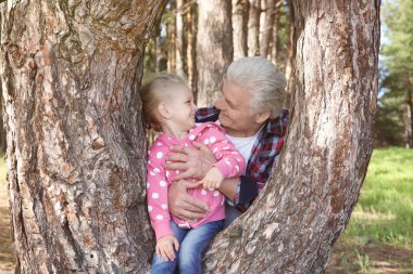 dedesi ile küçük kız