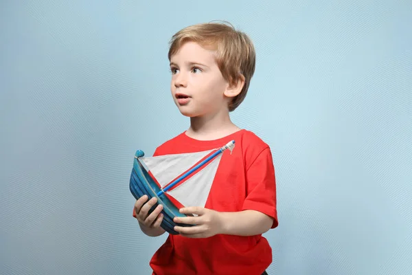 Pequeno menino bonito — Fotografia de Stock