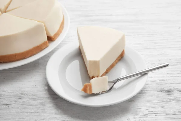 Piece of delicious cheesecake — Stock Photo, Image