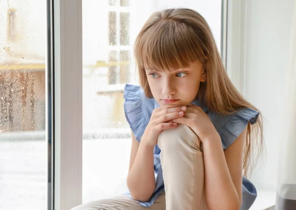 Niña triste. —  Fotos de Stock