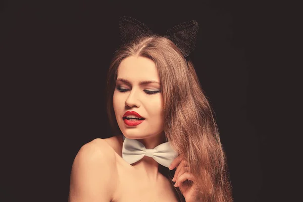 Mooie vrouw met katten oren — Stockfoto