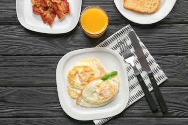  sabit yumurta üzerinde