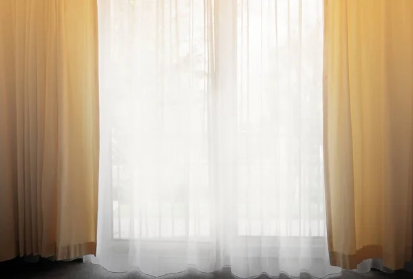 Ventana con hermosas cortinas — Foto de Stock