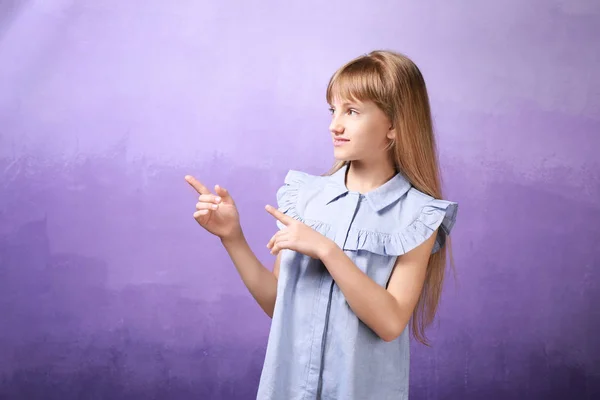 Pretty little girl — Stock Photo, Image