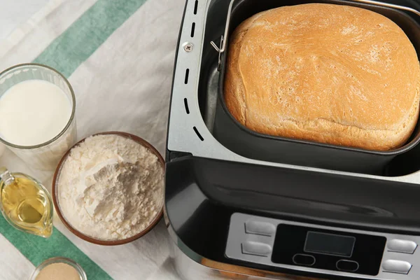 Loaf in bread machine — Stock Photo, Image