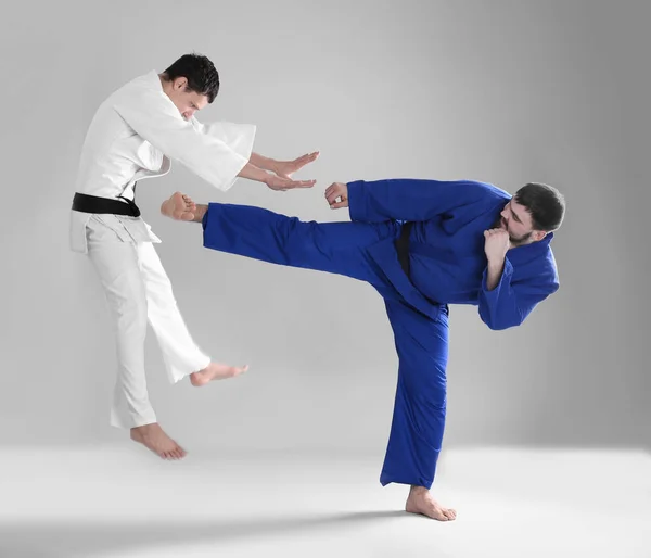Men practicing martial arts — Stock Photo, Image