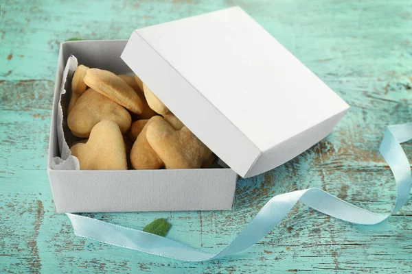 Papírová krabice s máslo cookies — Stock fotografie