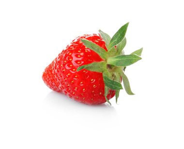 Beyaz arkaplanda kırmızı çilek