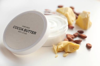 Kakao yağı losyon ile jar