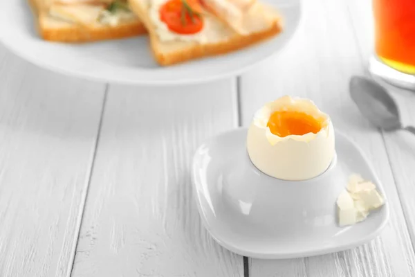 Leckeres gekochtes Ei zum Frühstück — Stockfoto