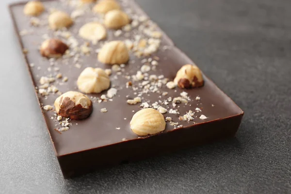 Chokladkaka med nötter — Stockfoto