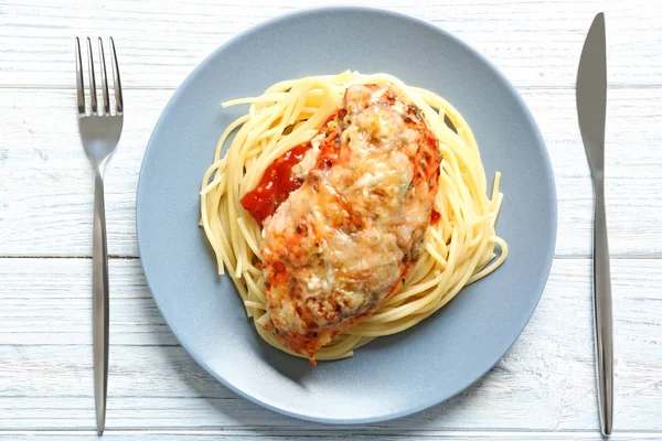 Delicious pasta with chicken parmesan — Stock Photo, Image
