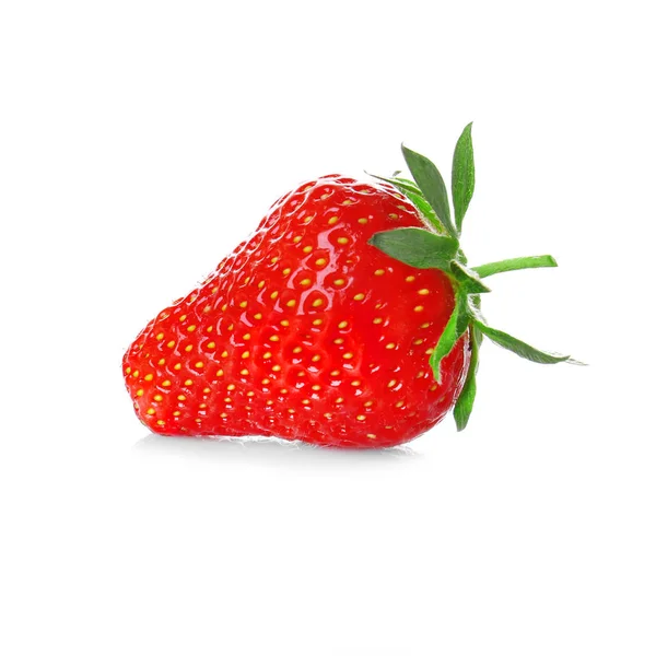 Röd jordgubbe på vit bakgrund — Stockfoto