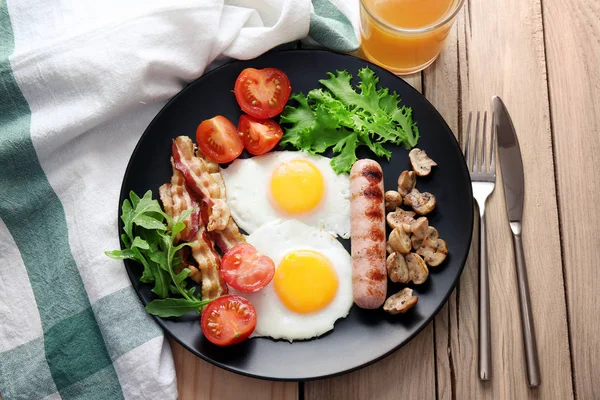 Chutnou snídani s vejci — Stock fotografie