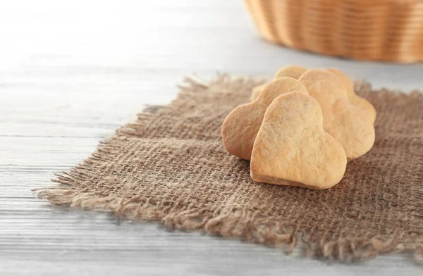 Máslo cookies ve tvaru srdce — Stock fotografie