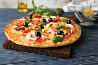 Lezzetli pizza ve malzemeleri