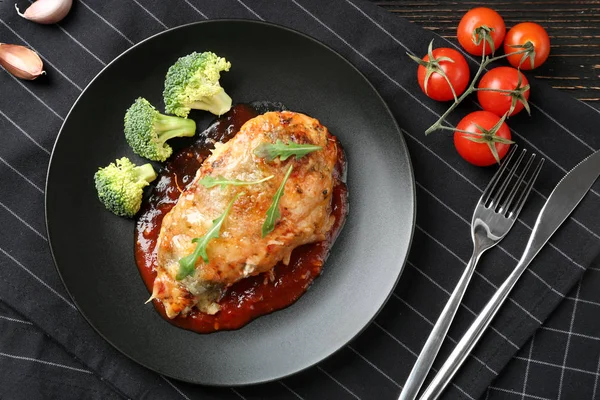 Köstliche Hühnerparmesan-Mahlzeit — Stockfoto